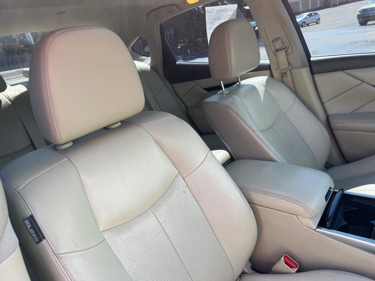 Used 2019 INFINITI Q70 Luxe RWD image 45