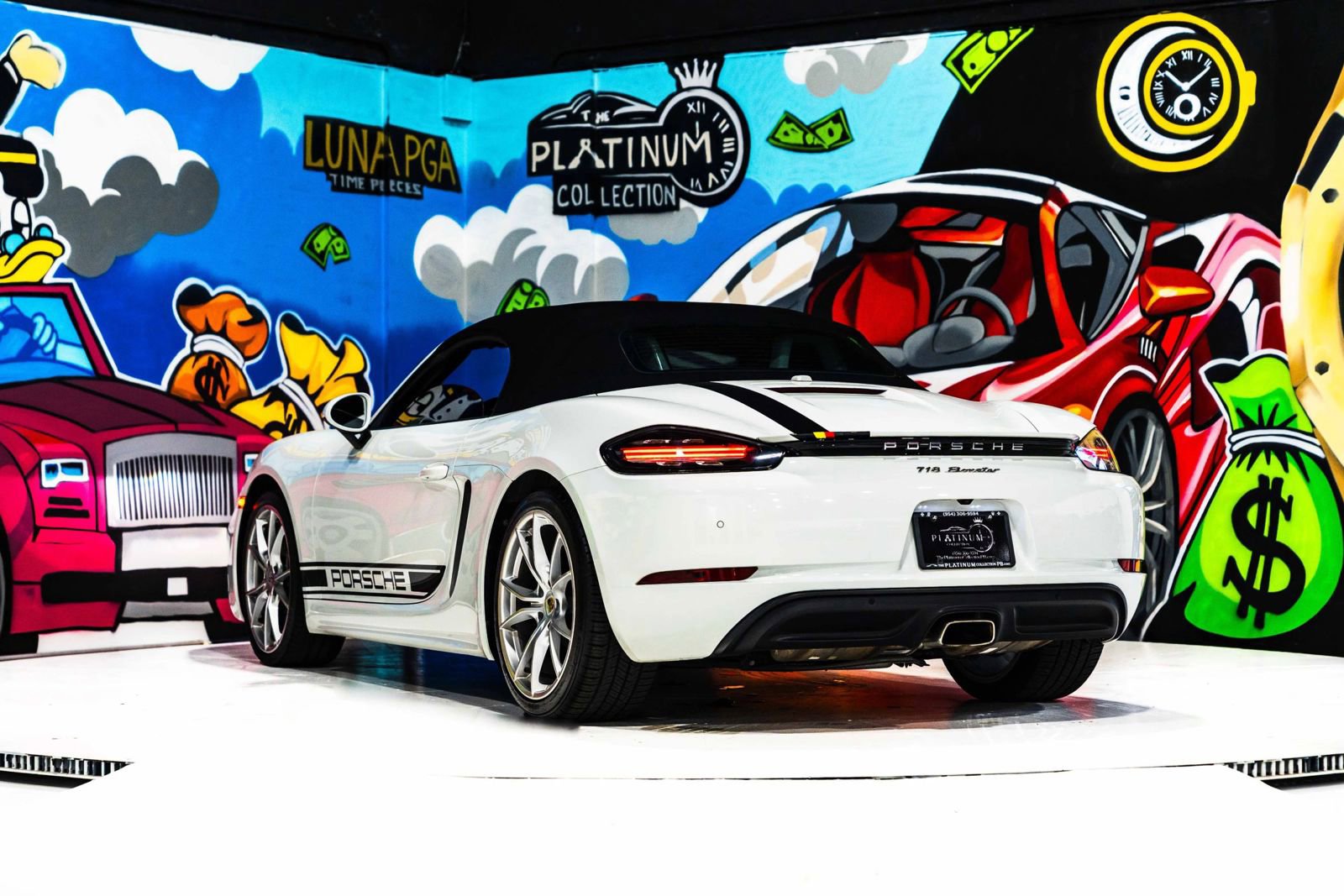 Used 2017 Porsche 718 Boxster RWD image 7
