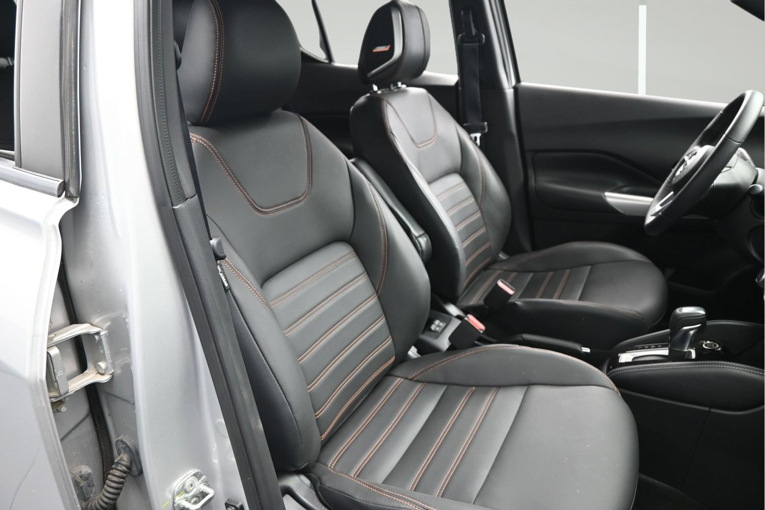 Certified 2020 Nissan Kicks SR w/ SR Premium Package FWD image 14