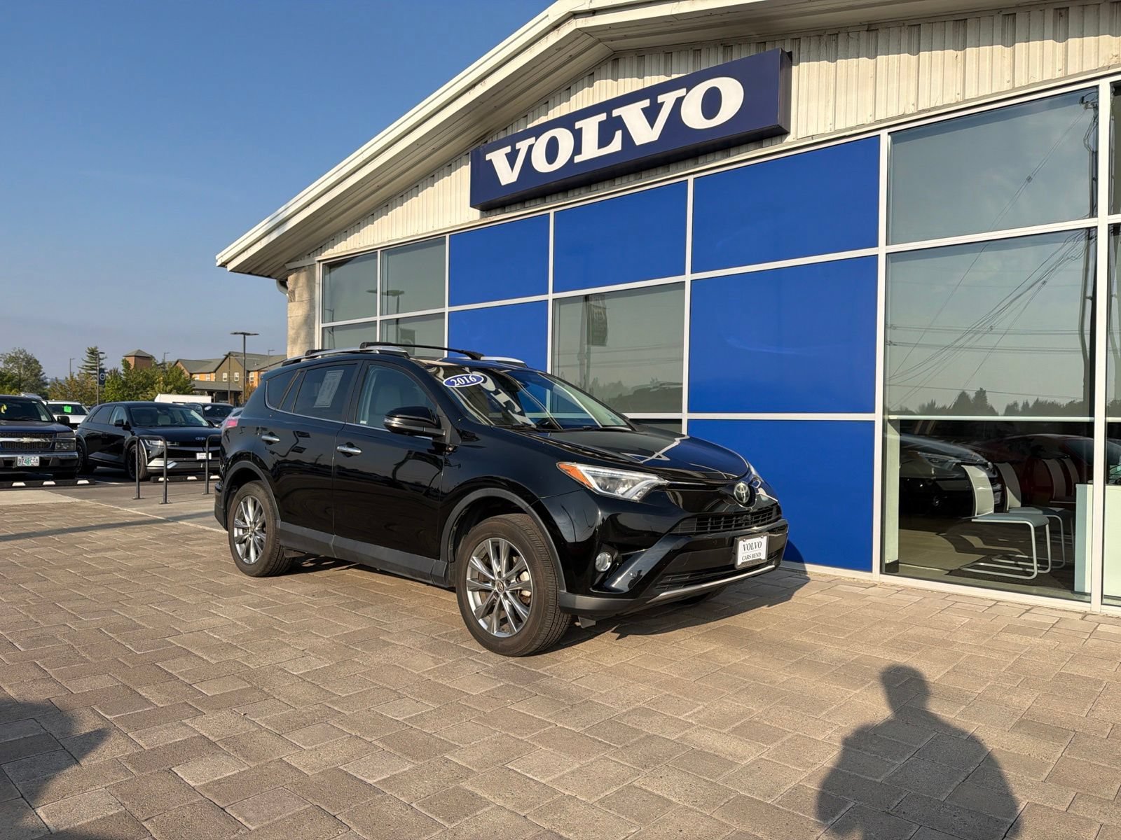Used 2016 Toyota RAV4 Limited w/ Advanced Technology Package AWD/4WD image 1