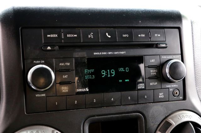 Used 2015 Jeep Wrangler Unlimited Willys image 18