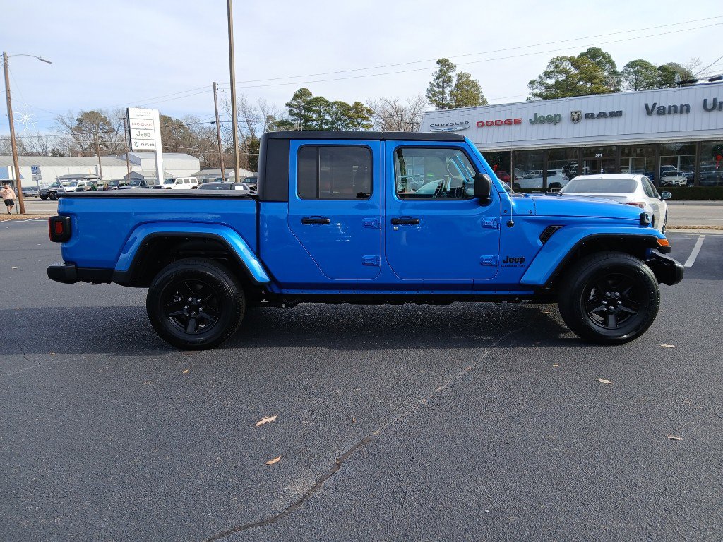 Used 2021 Jeep Gladiator Sport image 2