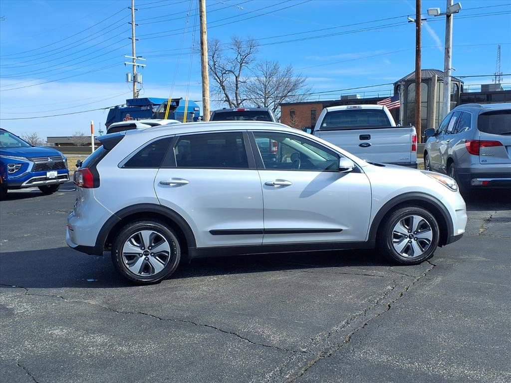 Used 2018 Kia Niro EX image 32