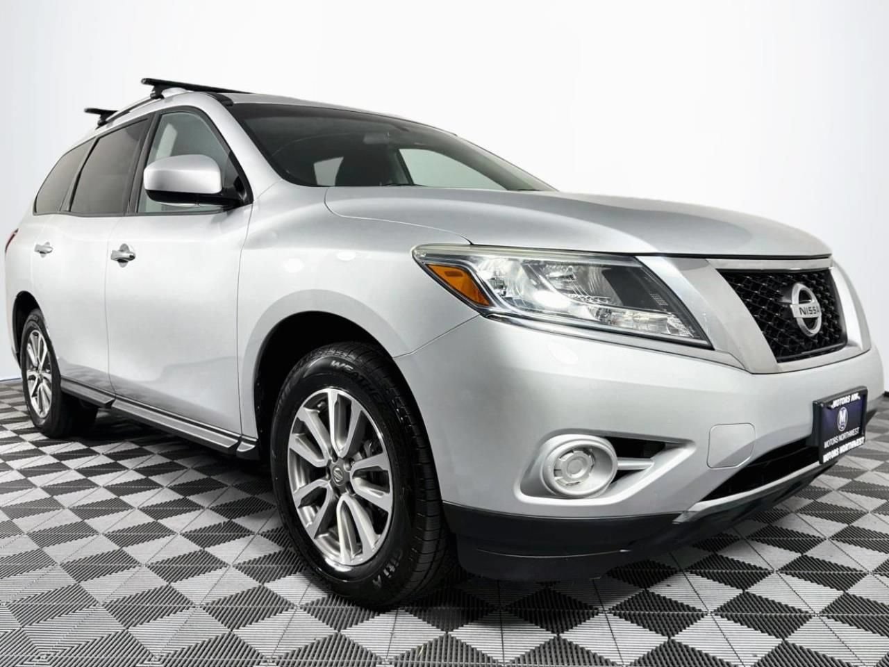 Used 2013 Nissan Pathfinder SV AWD/4WD image 27