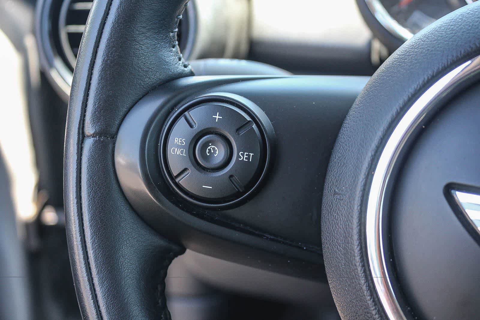 Used 2017 MINI Cooper 2-Door Hardtop FWD image 27