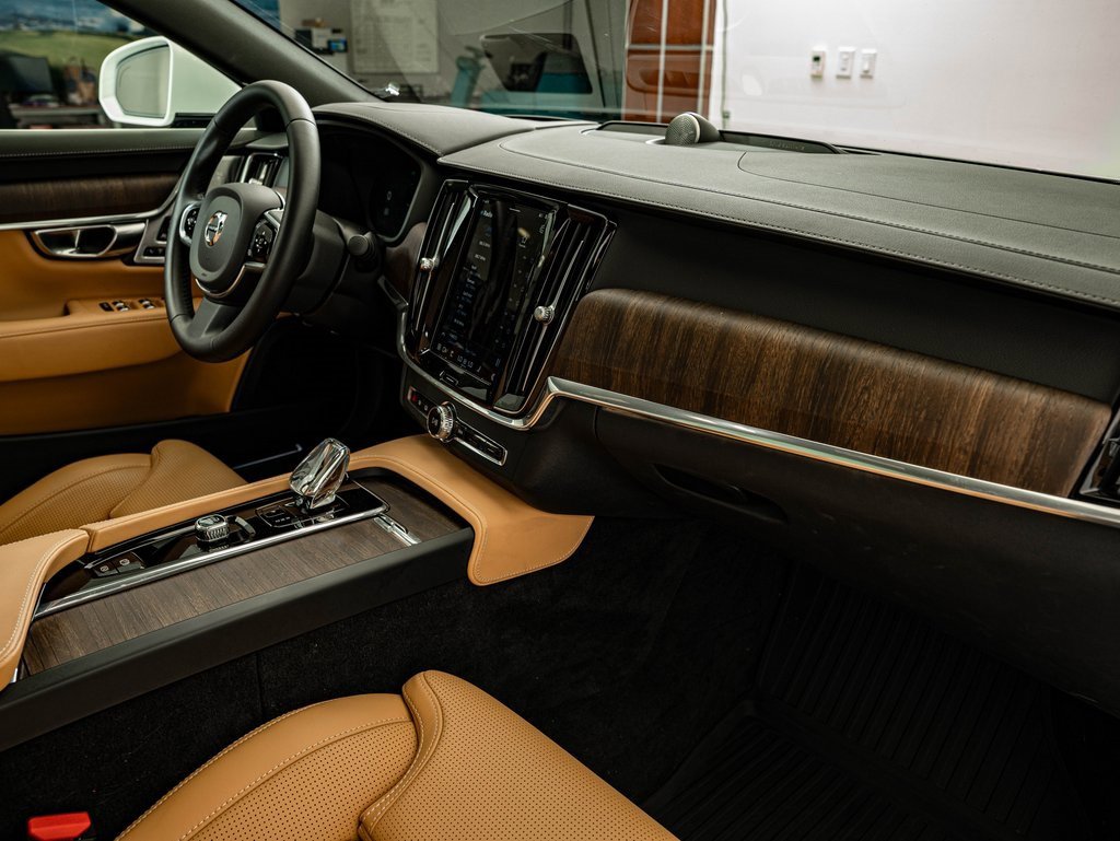Used 2023 Volvo S90 B6 Ultimate w/ Lounge Package image 34