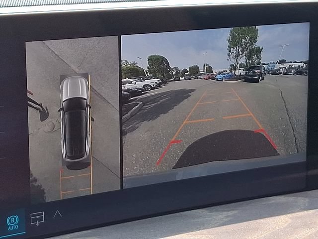 Certified 2026 Cadillac Escalade IQ Luxury 2 w/ LPO, Premium Carpet Package AWD/4WD image 18
