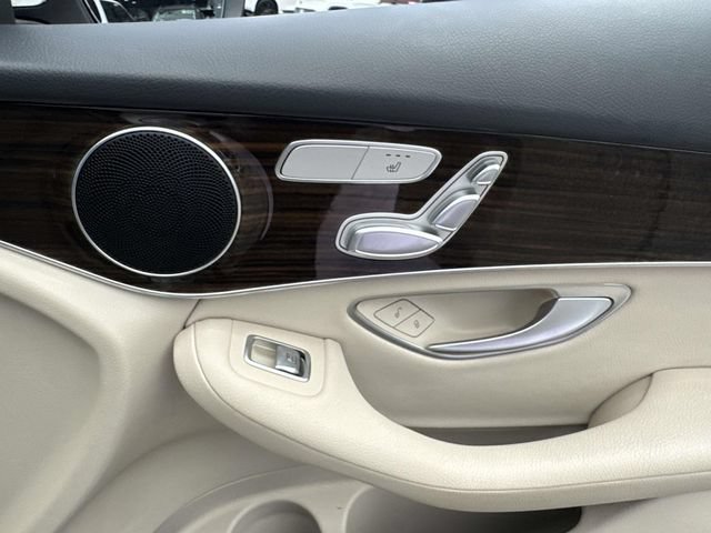 Used 2022 Mercedes-Benz GLC 300 image 12