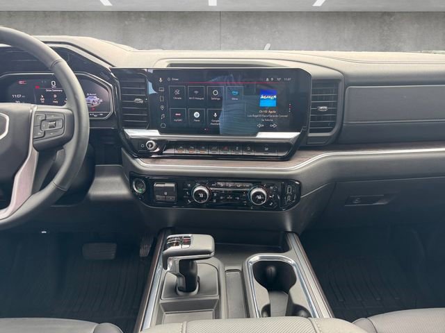 Certified 2025 GMC Sierra 1500 SLT image 3