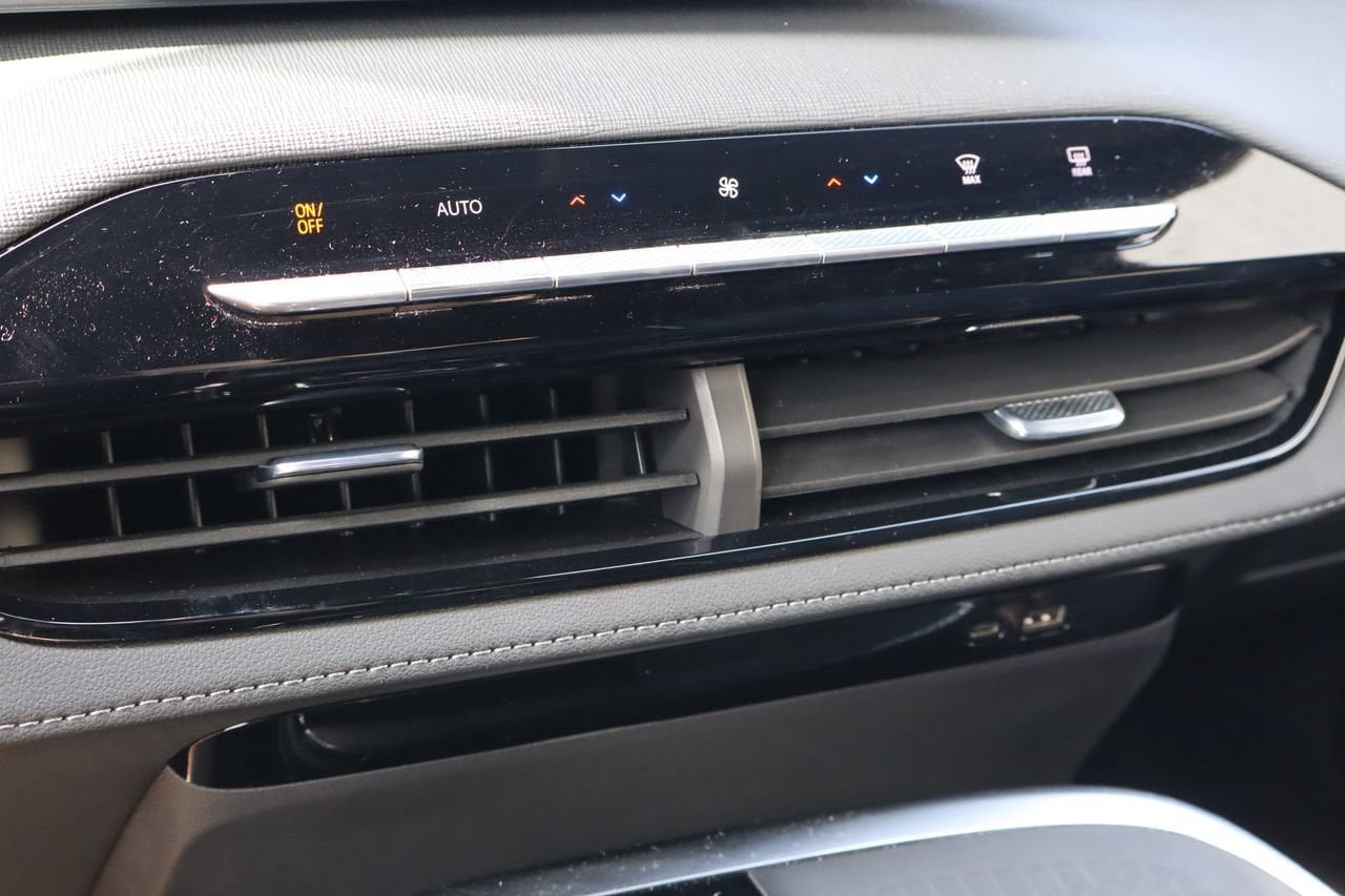Used 2025 Buick Enclave Preferred FWD image 26