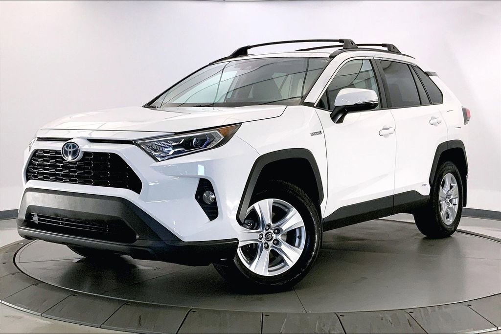 Used 2020 Toyota RAV4 XLE w/ Convenience Package image 11