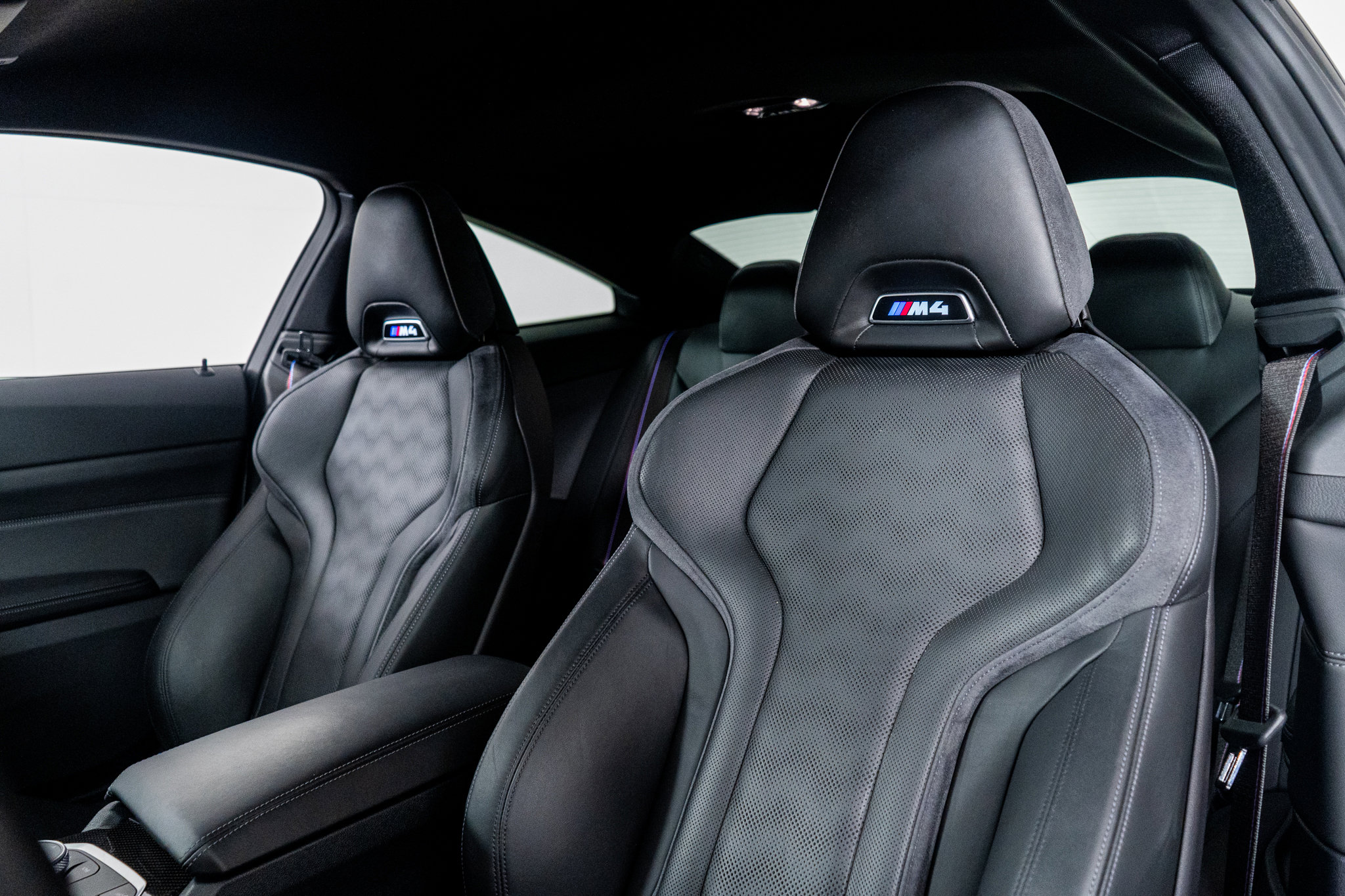 Used 2025 BMW M4 Coupe image 3