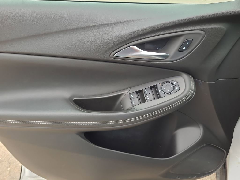 Used 2025 Buick Encore GX Preferred FWD image 23