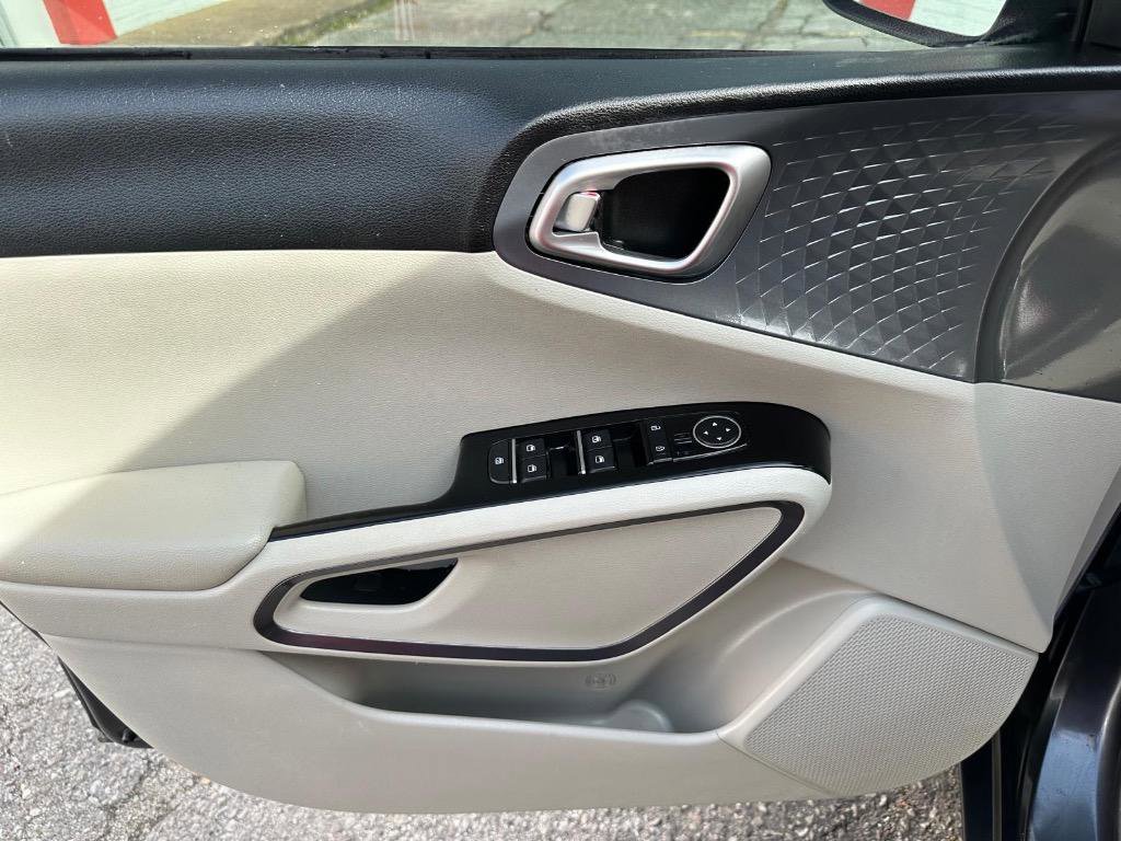 Used 2021 Kia Soul EX FWD image 22