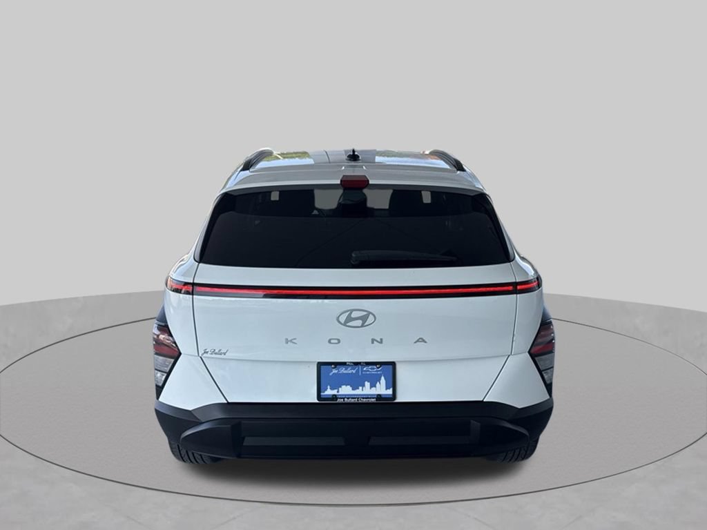 Used 2025 Hyundai Kona SEL FWD image 7