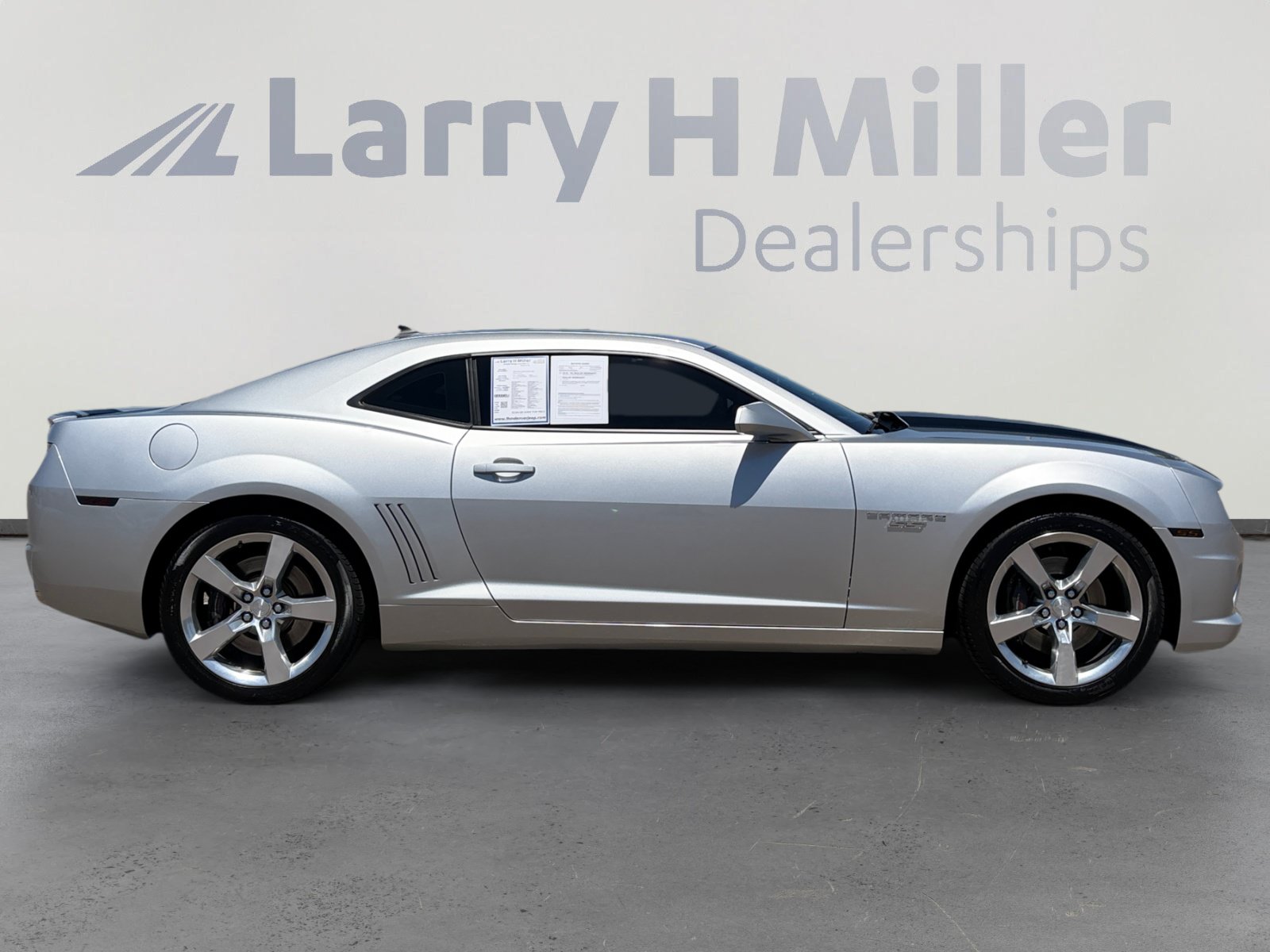 Used 2010 Chevrolet Camaro SS w/ RS Package RWD image 7