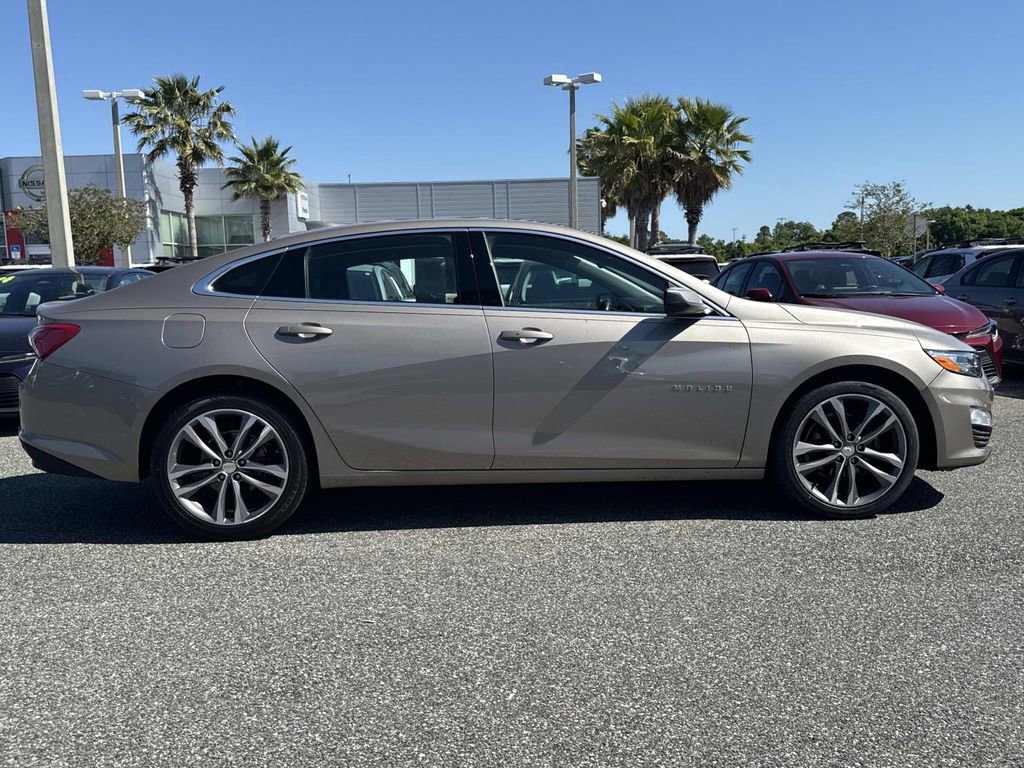 Used 2024 Chevrolet Malibu LT FWD image 2