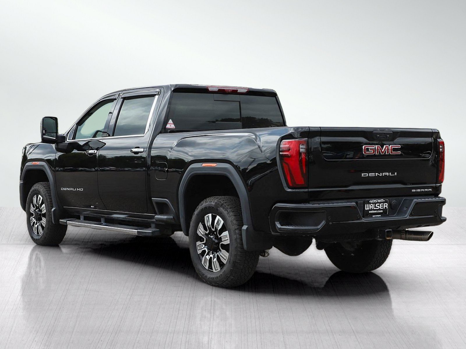 Used 2026 GMC Sierra 2500 Denali w/ Technology Package AWD/4WD image 3