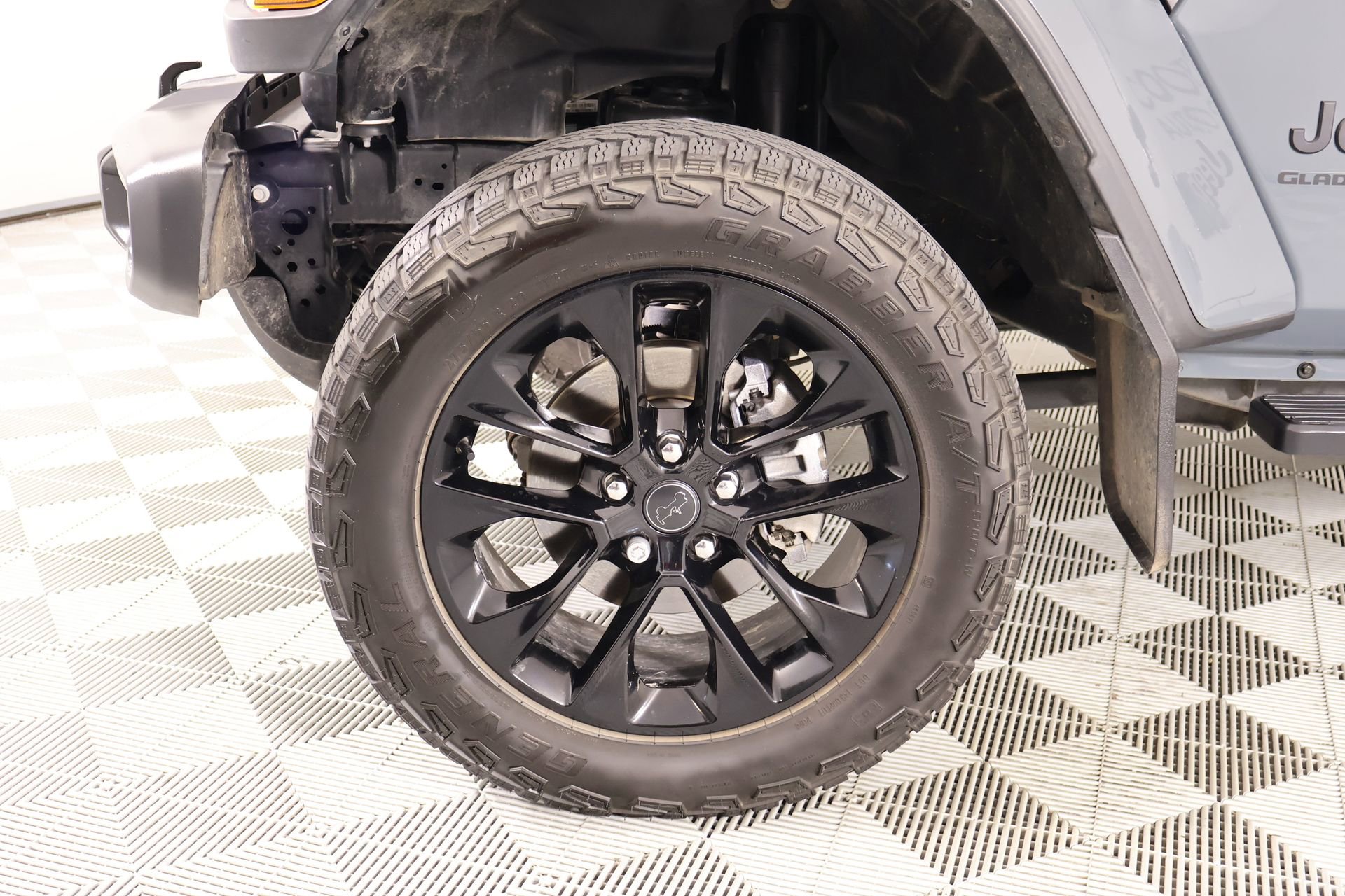 Used 2024 Jeep Gladiator Sport image 16