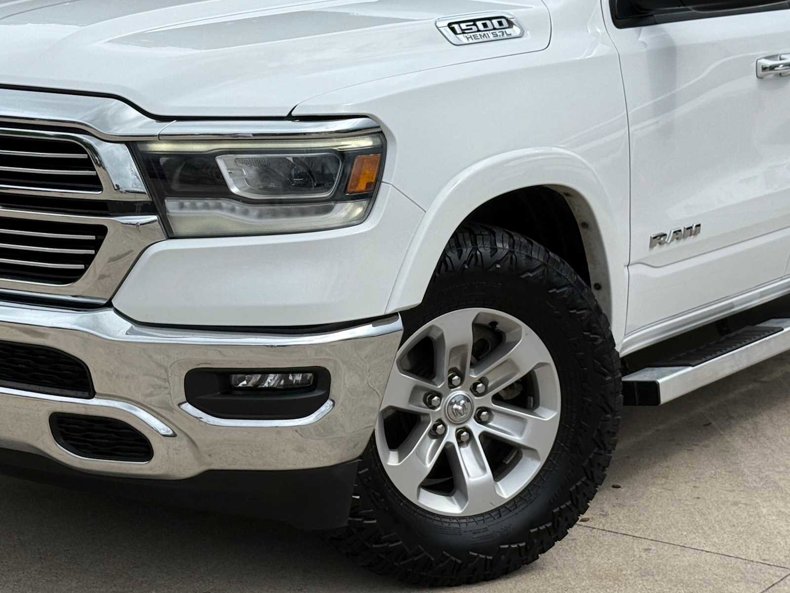 Used 2021 RAM 1500 Laramie AWD/4WD image 3