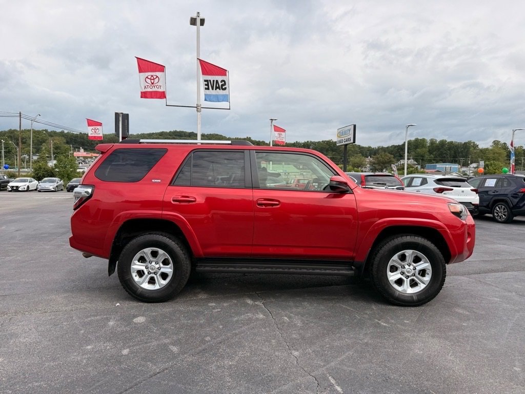 Used 2019 Toyota 4Runner SR5 image 3