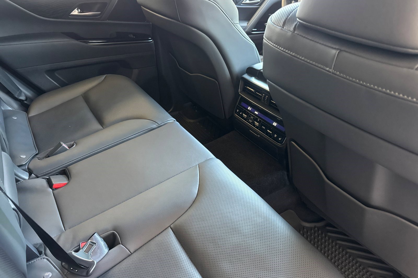 Used 2026 Lexus LX 700h Overtrail image 29