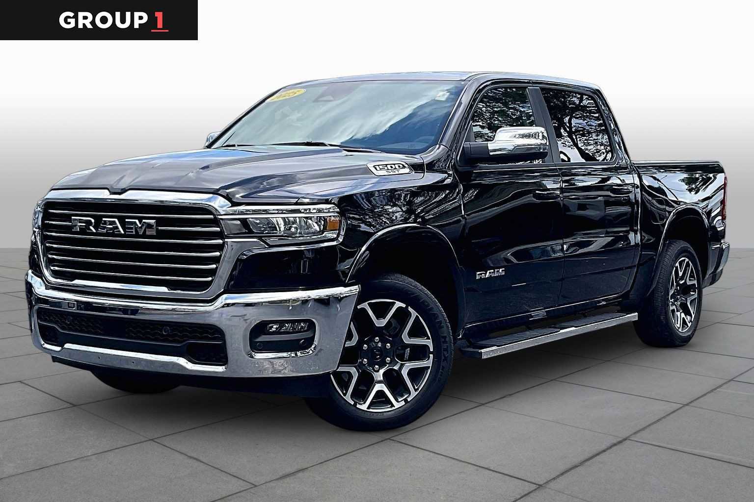 Used 2025 RAM 1500 Laramie AWD/4WD image 1
