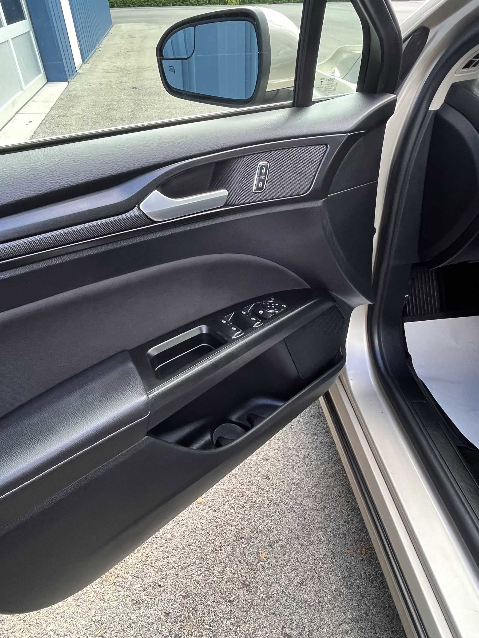 Used 2018 Ford Fusion SE w/ Equipment Group 201A image 22