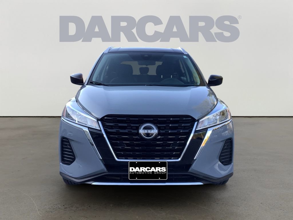 Used 2023 Nissan Kicks SV image 2