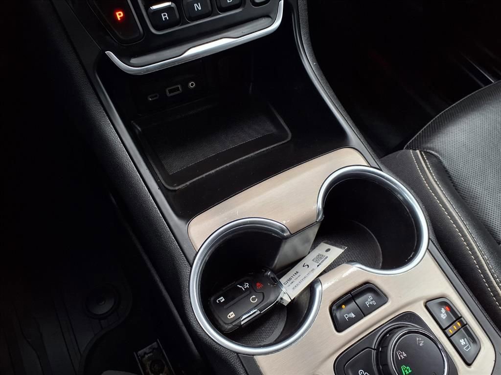 Used 2019 GMC Terrain Denali w/ Advanced Safety Package image 12