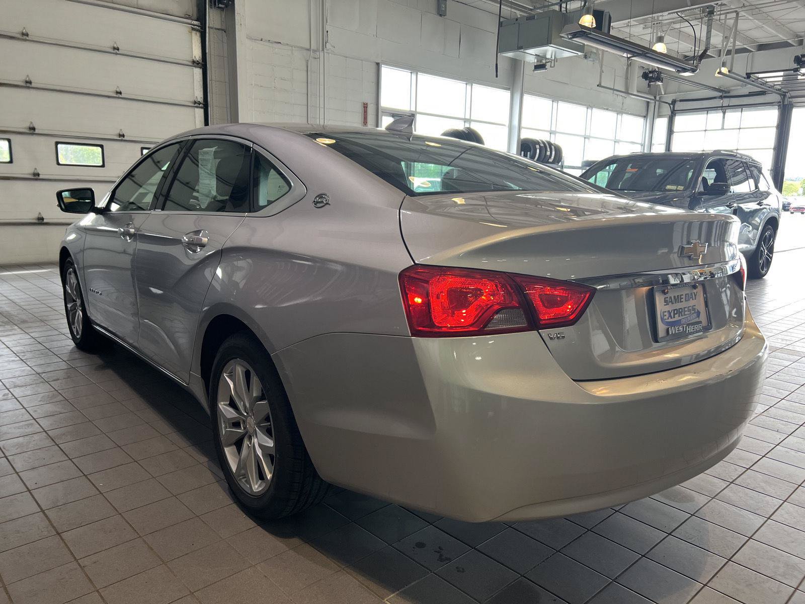 Used 2018 Chevrolet Impala LT w/ LT Convenience Package FWD image 6