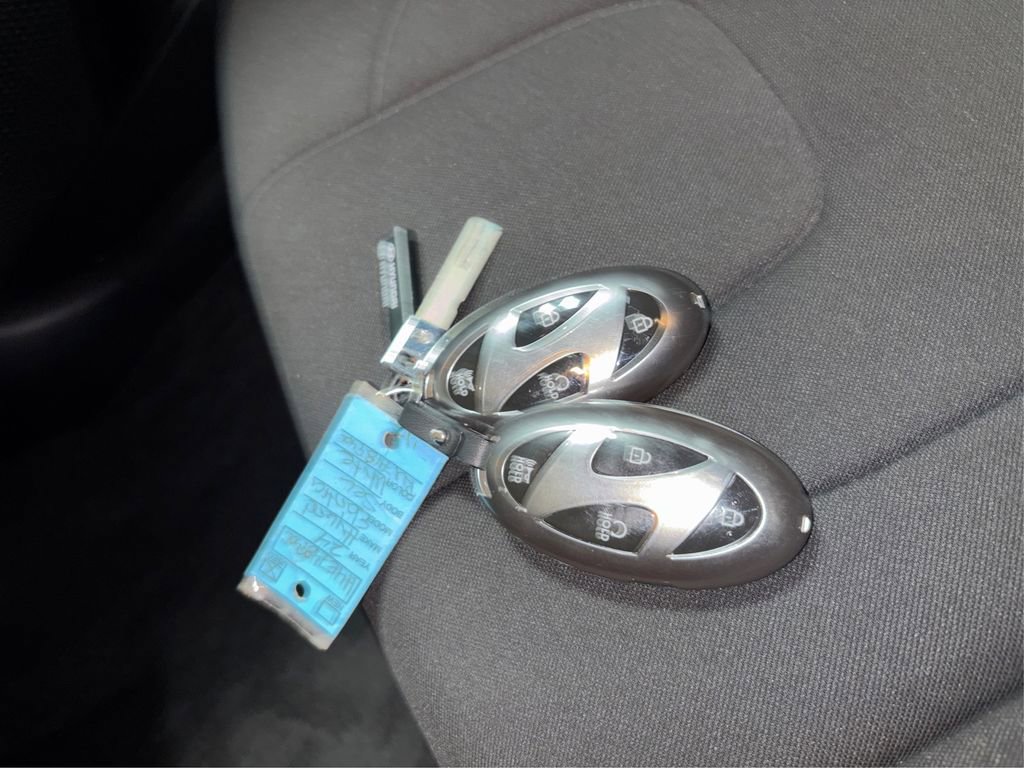 Used 2024 Hyundai Elantra SEL w/ Convenience Package image 38