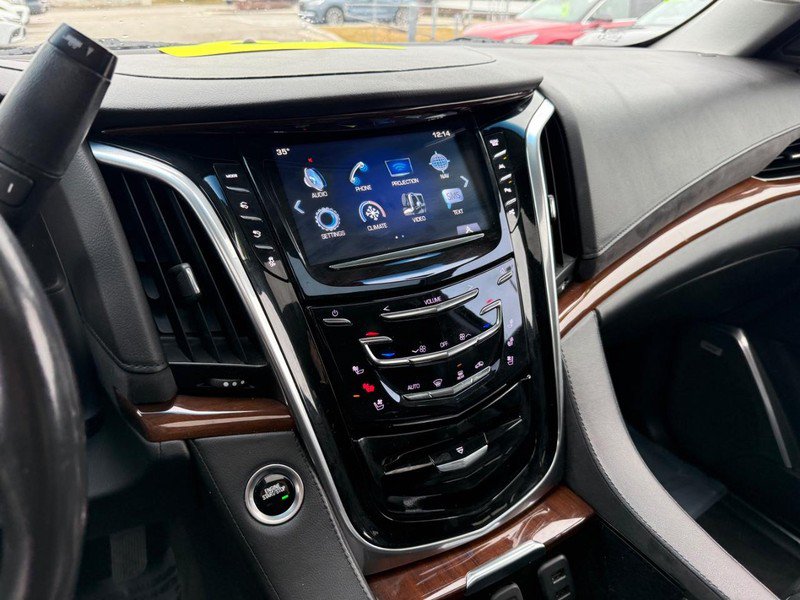 Used 2019 Cadillac Escalade Premium Luxury AWD/4WD image 24