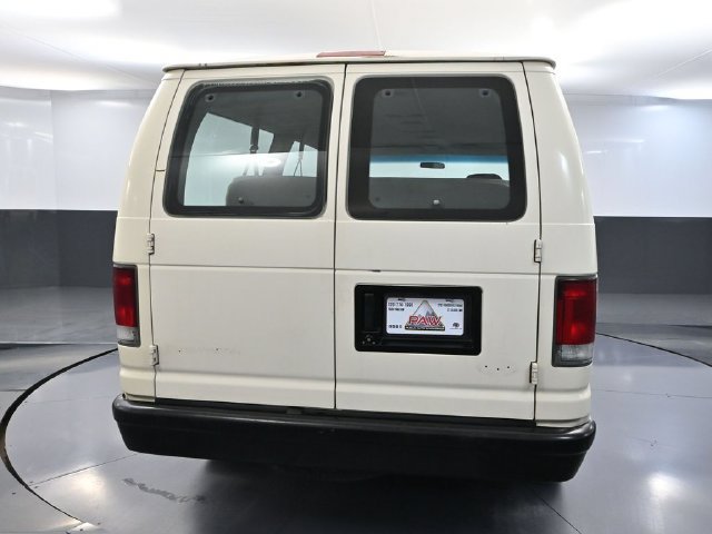 Used 1995 Ford E-150 and Econoline 150 Club Wagon RWD image 4