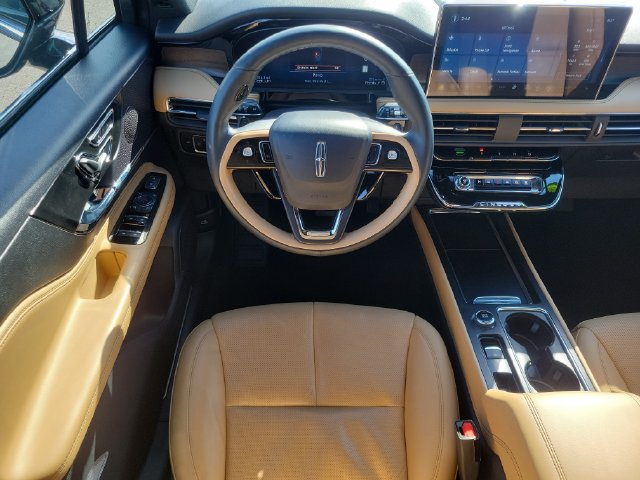 Used 2023 Lincoln Corsair Reserve AWD/4WD image 27