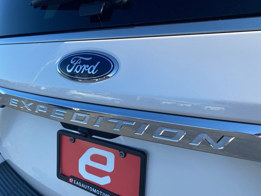 Used 2018 Ford Expedition Max XLT w/ Equipment Group 202A AWD/4WD image 44