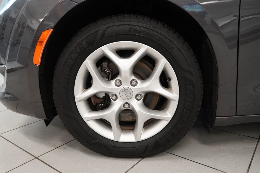 Used 2020 Chrysler Pacifica Limited FWD image 17