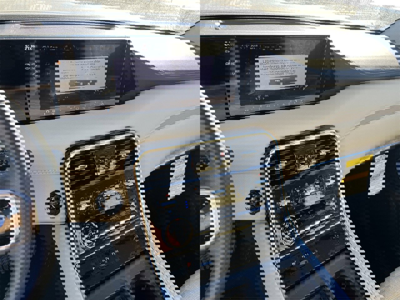 Certified 2025 Nissan Armada Platinum image 9