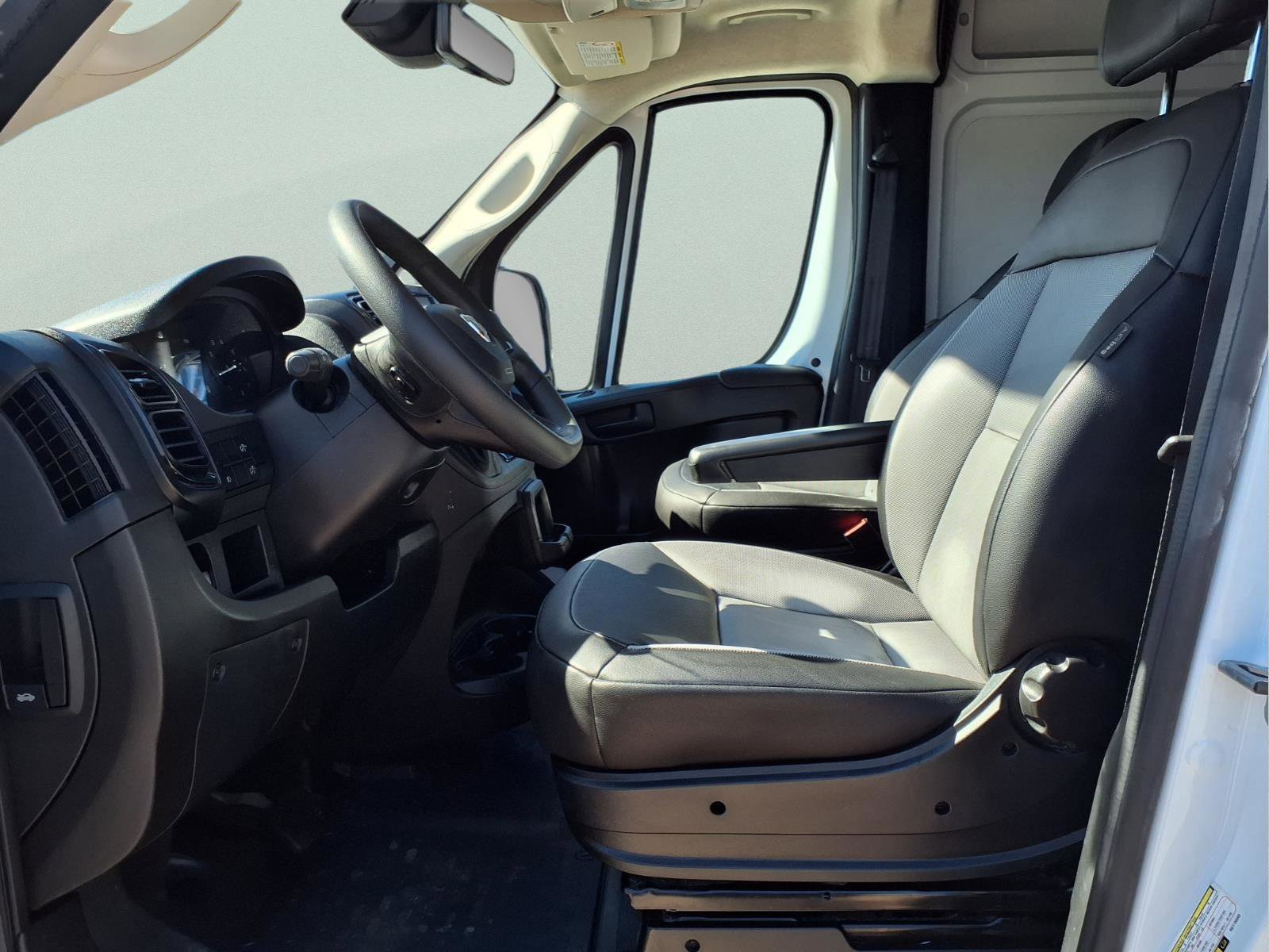 Used 2024 RAM ProMaster 3500 w/ Safety Group FWD image 10