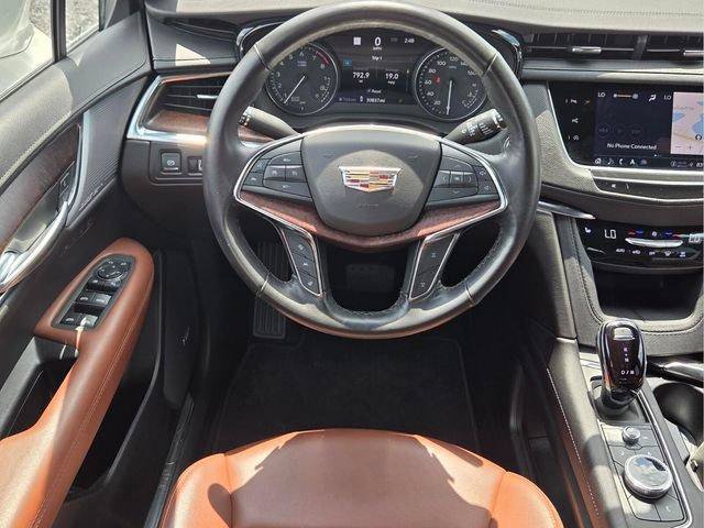 Certified 2023 Cadillac XT5 Premium Luxury w/ Technology Package FWD image 17