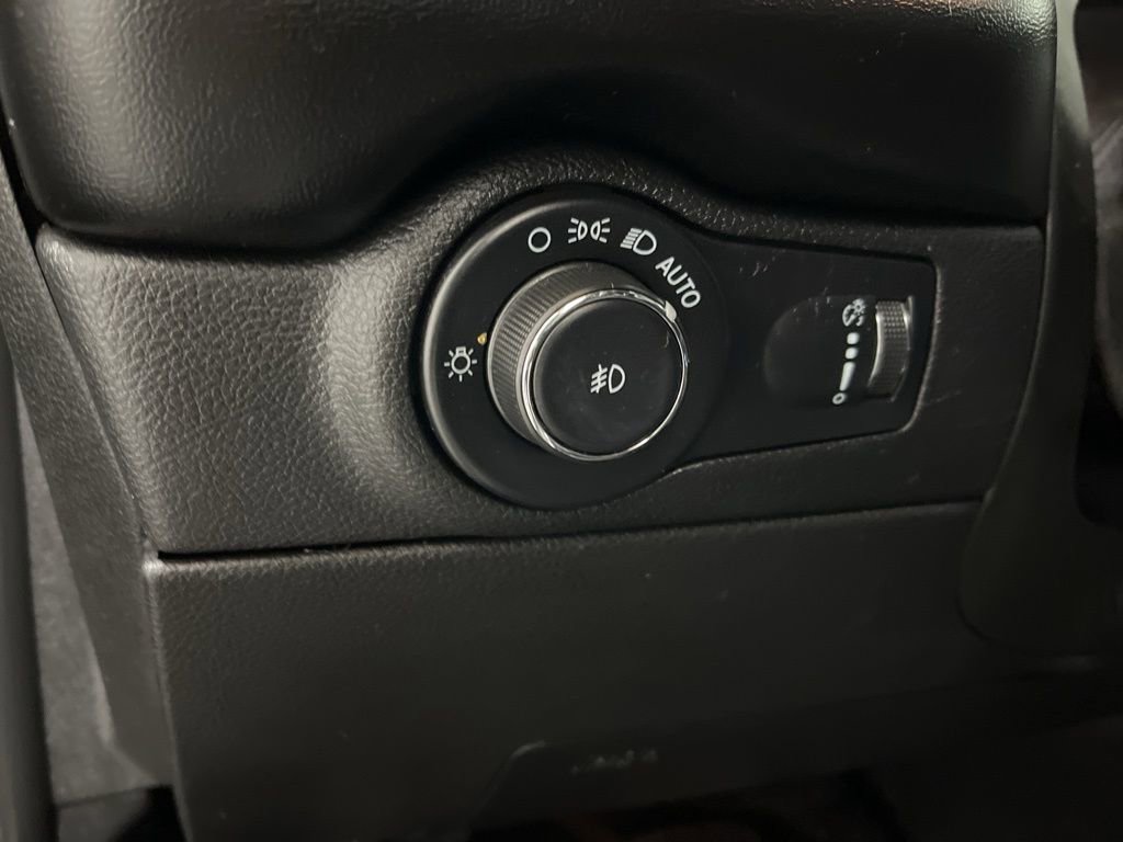 Used 2021 Dodge Durango R/T w/ Technology Group AWD/4WD image 17