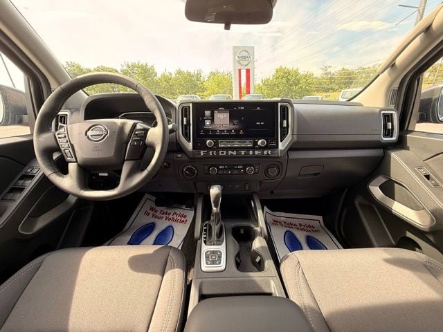 New 2026 Nissan Frontier SV w/ All-Weather Content Package AWD/4WD image 19