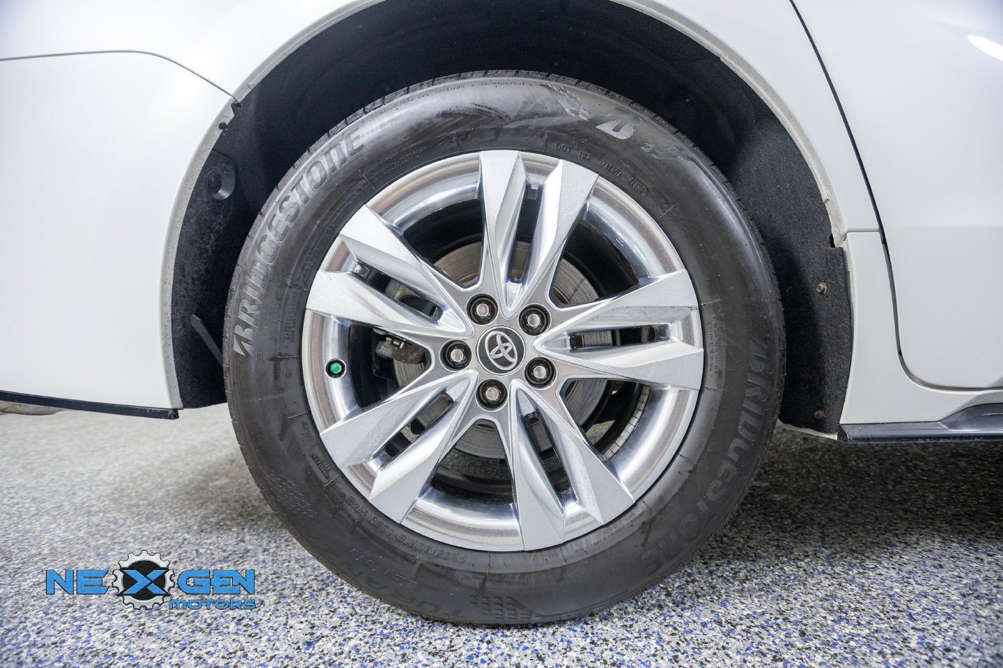 Used 2024 Toyota Sienna Limited AWD/4WD image 45