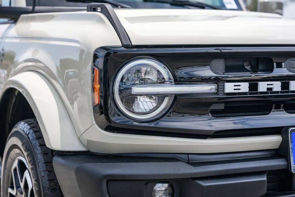 Used 2025 Ford Bronco Outer Banks AWD/4WD image 4