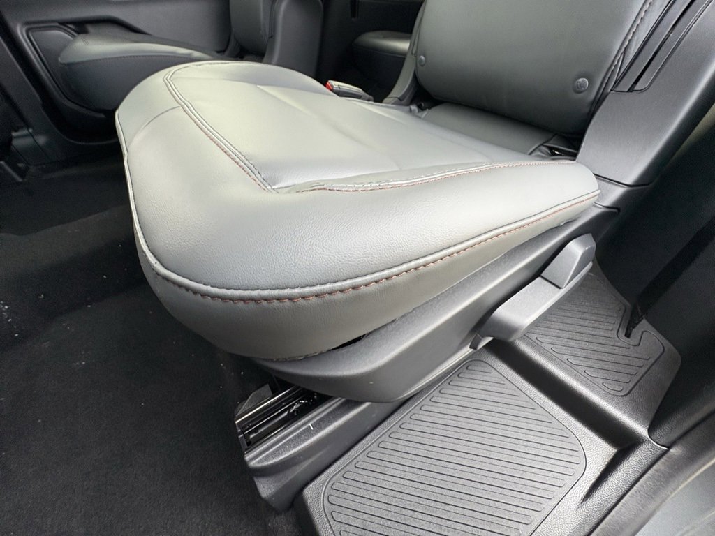 New 2026 Ford Explorer Active w/ Active Comfort Package image 29