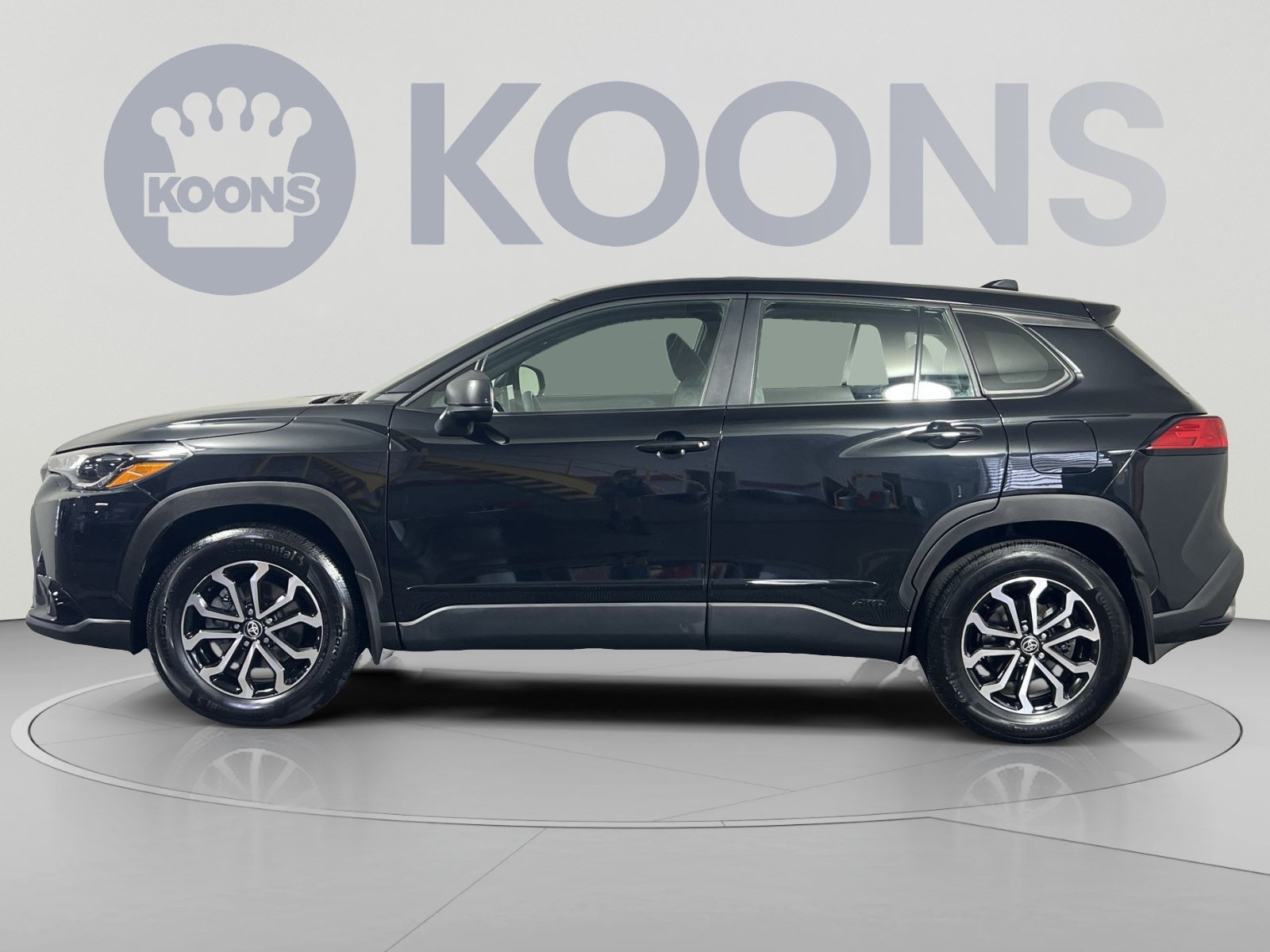 Used 2024 Toyota Corolla Cross AWD Hybrid image 2