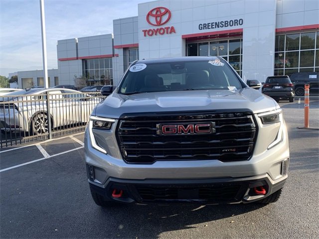 Used 2024 GMC Acadia AT4 w/ Luxury Package image 3