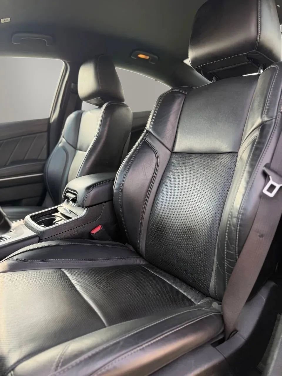 Used 2022 Dodge Charger SXT w/ Plus Group RWD image 11
