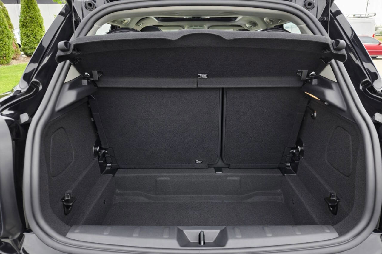 Used 2022 MINI Cooper S w/ Premium Package image 16