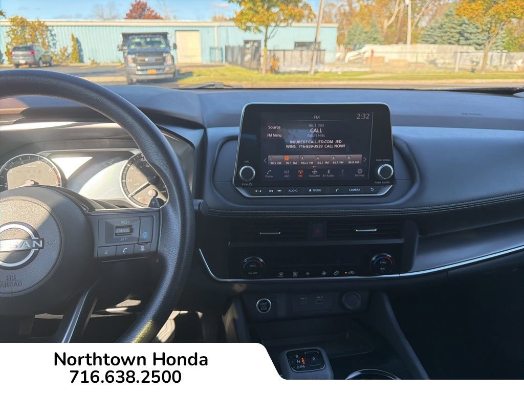 Used 2023 Nissan Rogue SV image 21